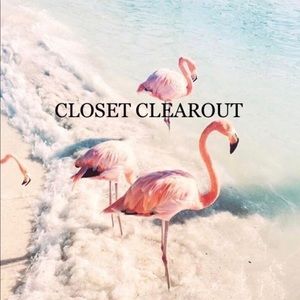 Trying to clear out my closet for the holidays💕🌟
